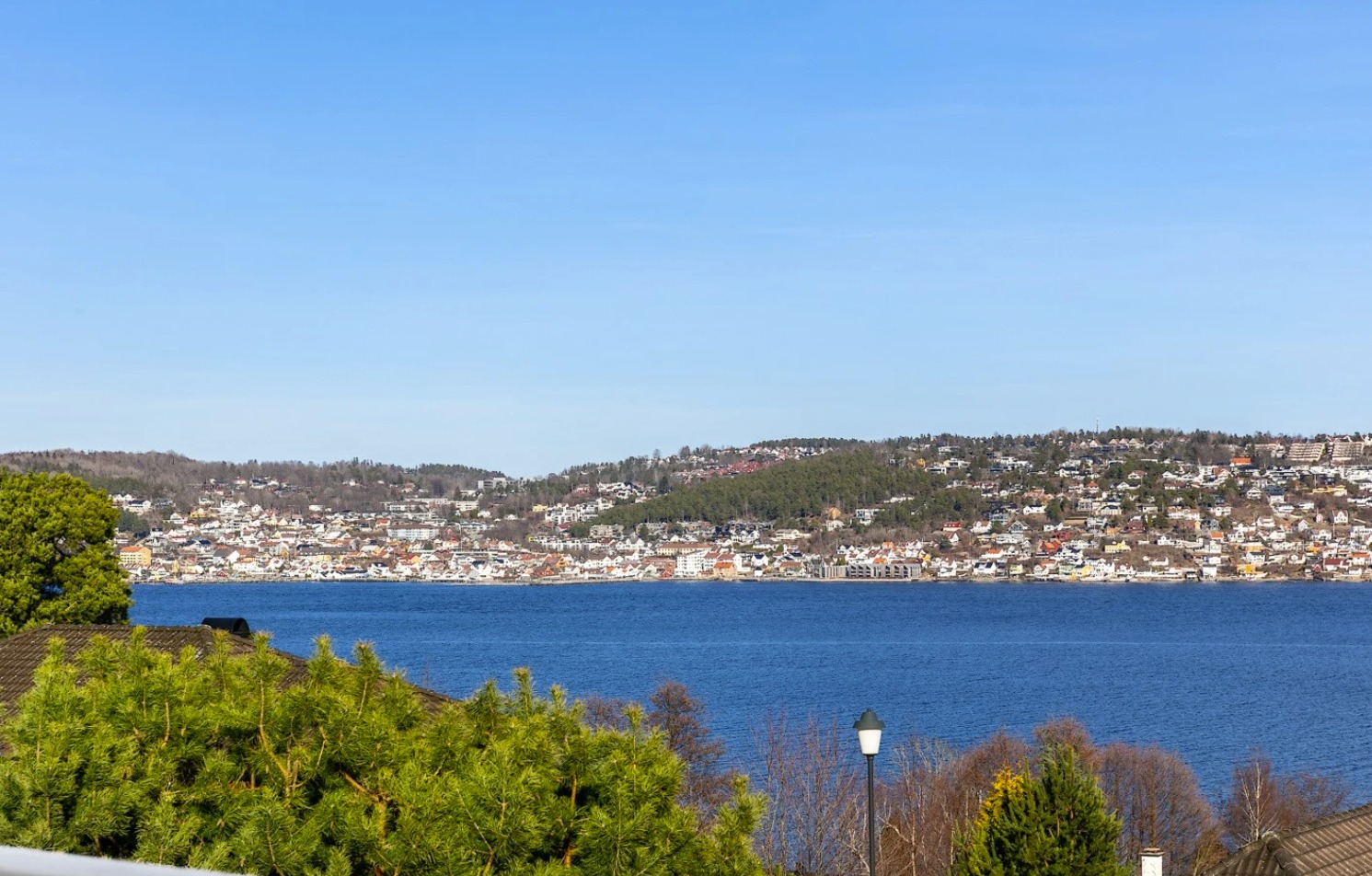 Sjøutsikt fra kjøkkenvindu